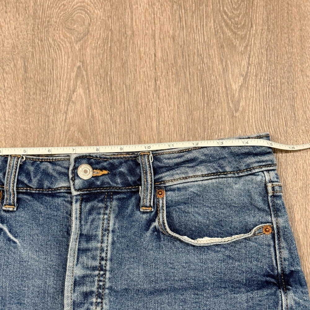 Old Navy Women’s Higher High Rise Distressed Blue Denim Shorts Size 8 - Picture 4 of 7